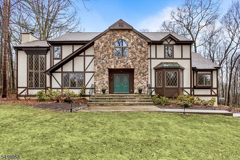 1st image of 36 Westbury Dr
