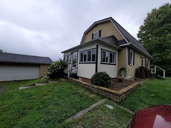 2nd image of 219 W Henry St