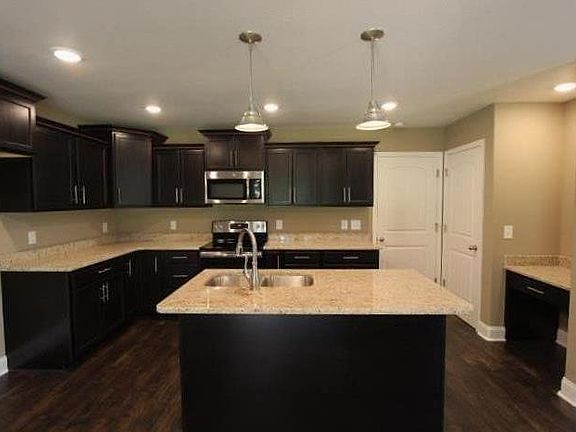 5th image of 17 Chestnut Hl Lot 17