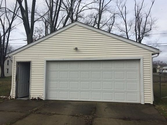 3rd image of 330 Bon Air Ave