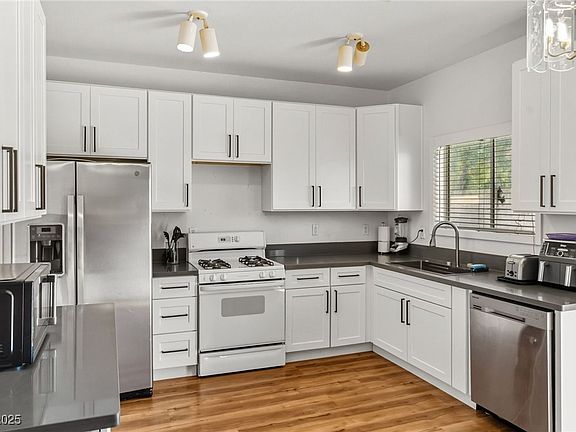 3rd image of 8036 Hurricane Cove Ct