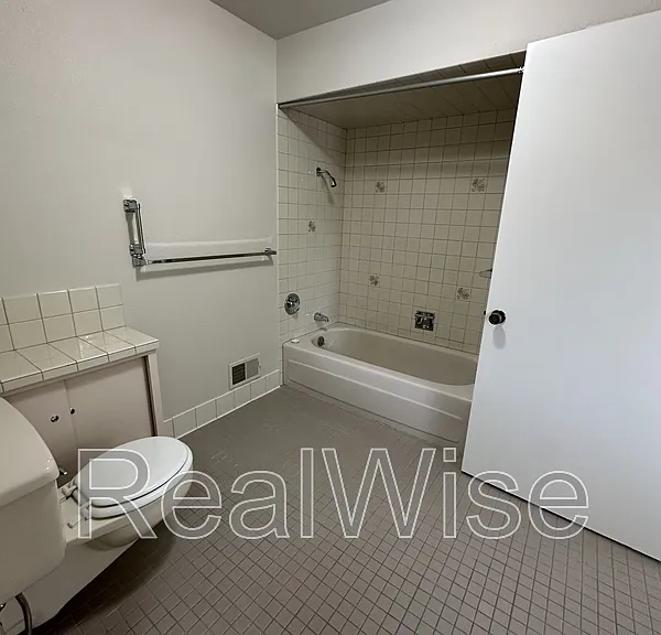 7730 SW Eaker Pl — Photo 37