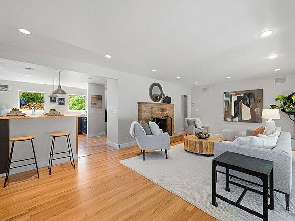 3rd image of 7844 Brookside Ave