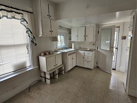5th image of 2416 26th St