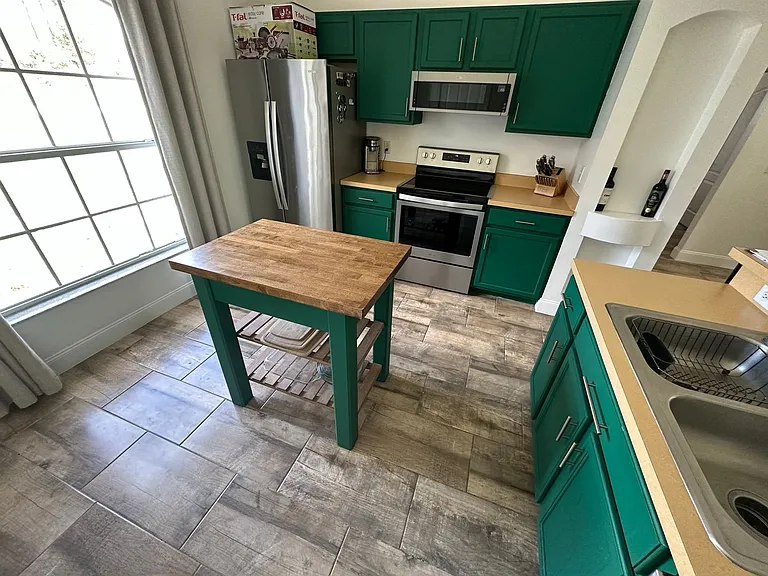 1230 Silverdale St — Photo 15