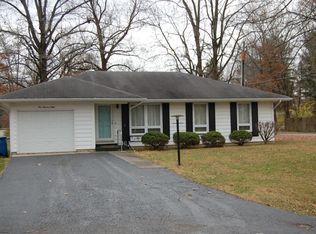 908 Lickliter St, Benton, IL 62812