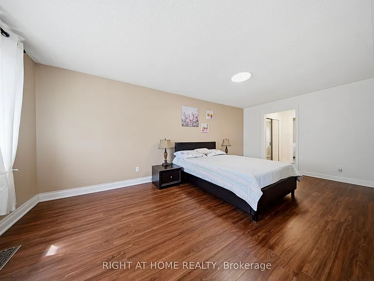 29 Sunforest Dr — Photo 29