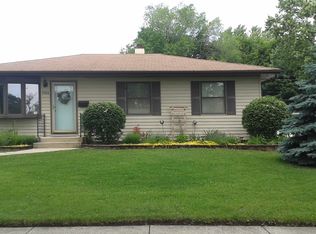 2306 Cedar St, Rolling Meadows, IL 60008