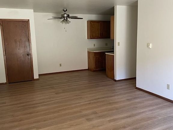 2nd image of 832 Weslyn Ct Unit 3