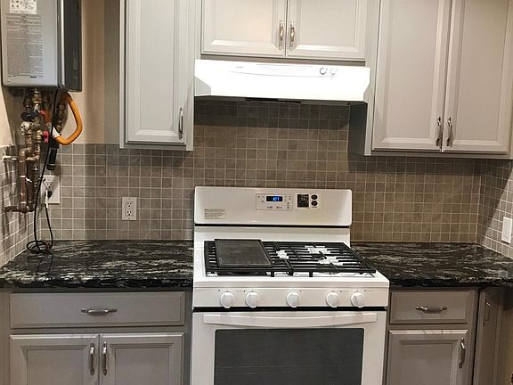 4th image of 2830 32nd St APT 1