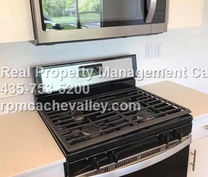 163 E 550 N #301 — Photo 19