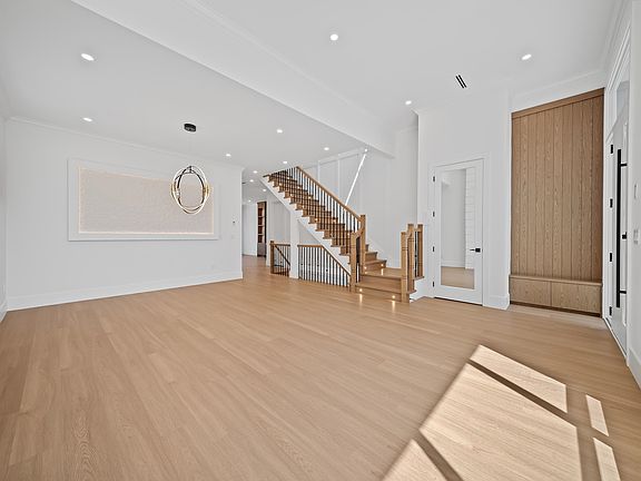 4th image of 13851 114th Ave