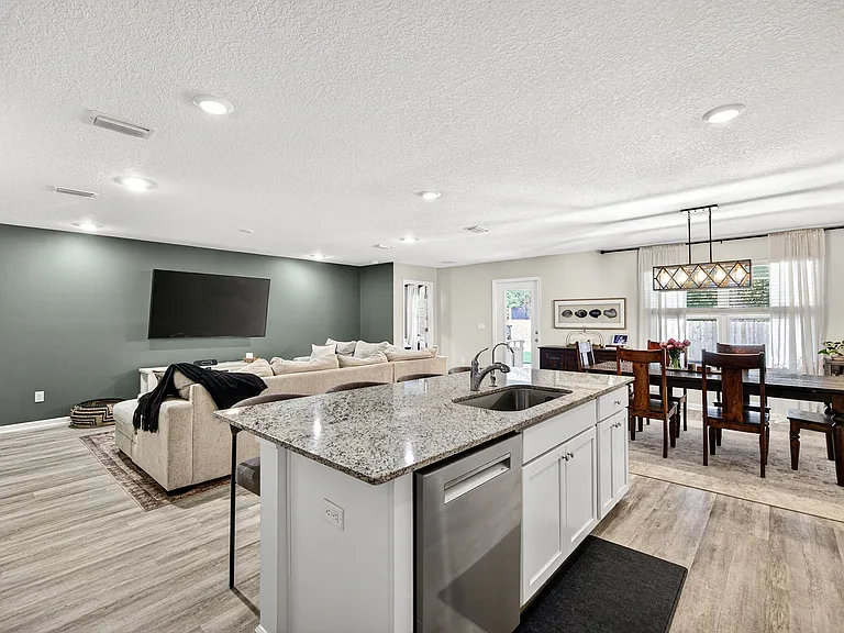 255 Eunola Ln — Photo 5