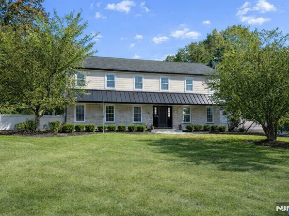 3 Osborne Ct, Mahwah, NJ 07430