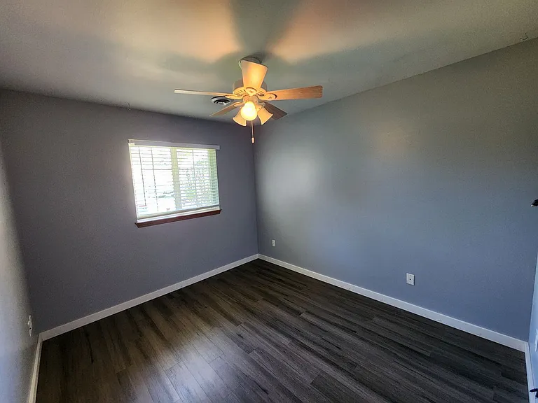 14705 Meadow Rd — Photo 10