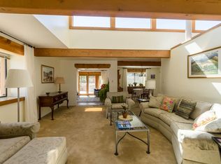686 Callecita Jicarilla, Santa Fe, NM 87505