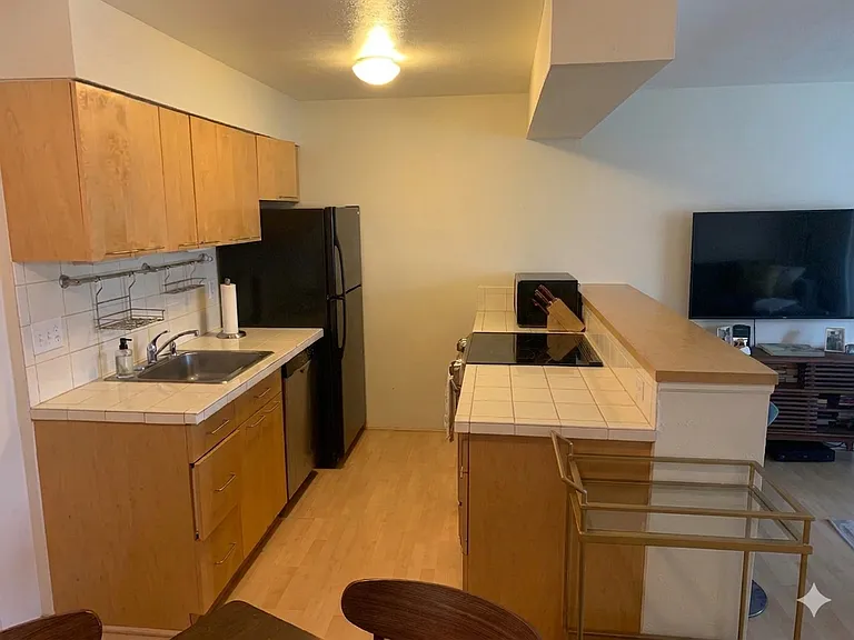 695 Manhattan Dr #102 — Photo 1