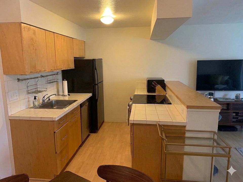 1st image of 695 Manhattan Dr APT 102
