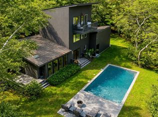 6 Peat Hole Ln, Bellport Village, NY 11713
