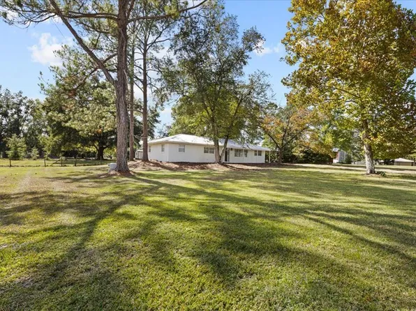 909 SW 103rd St, Trenton, FL 32693