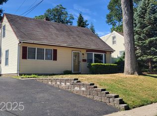 134 Bergen Ave, Waldwick, NJ 07463