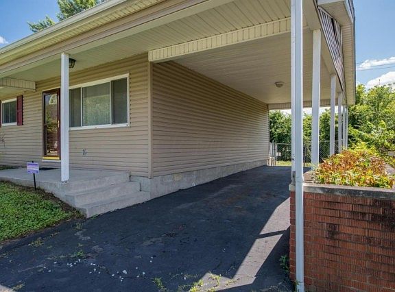 2nd image of 3123 Caralee Dr
