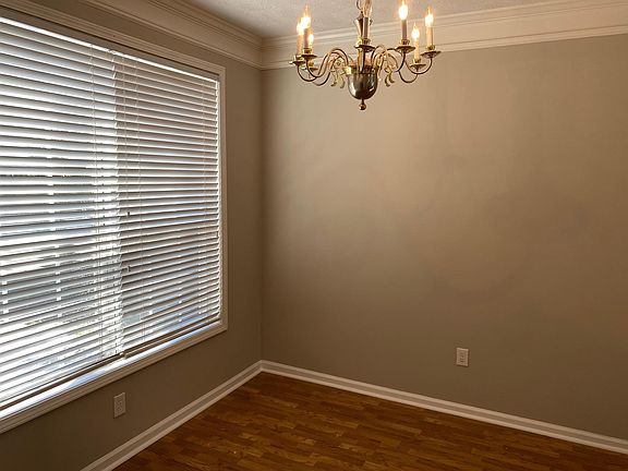 5th image of 2169 Berryhill Cir SE