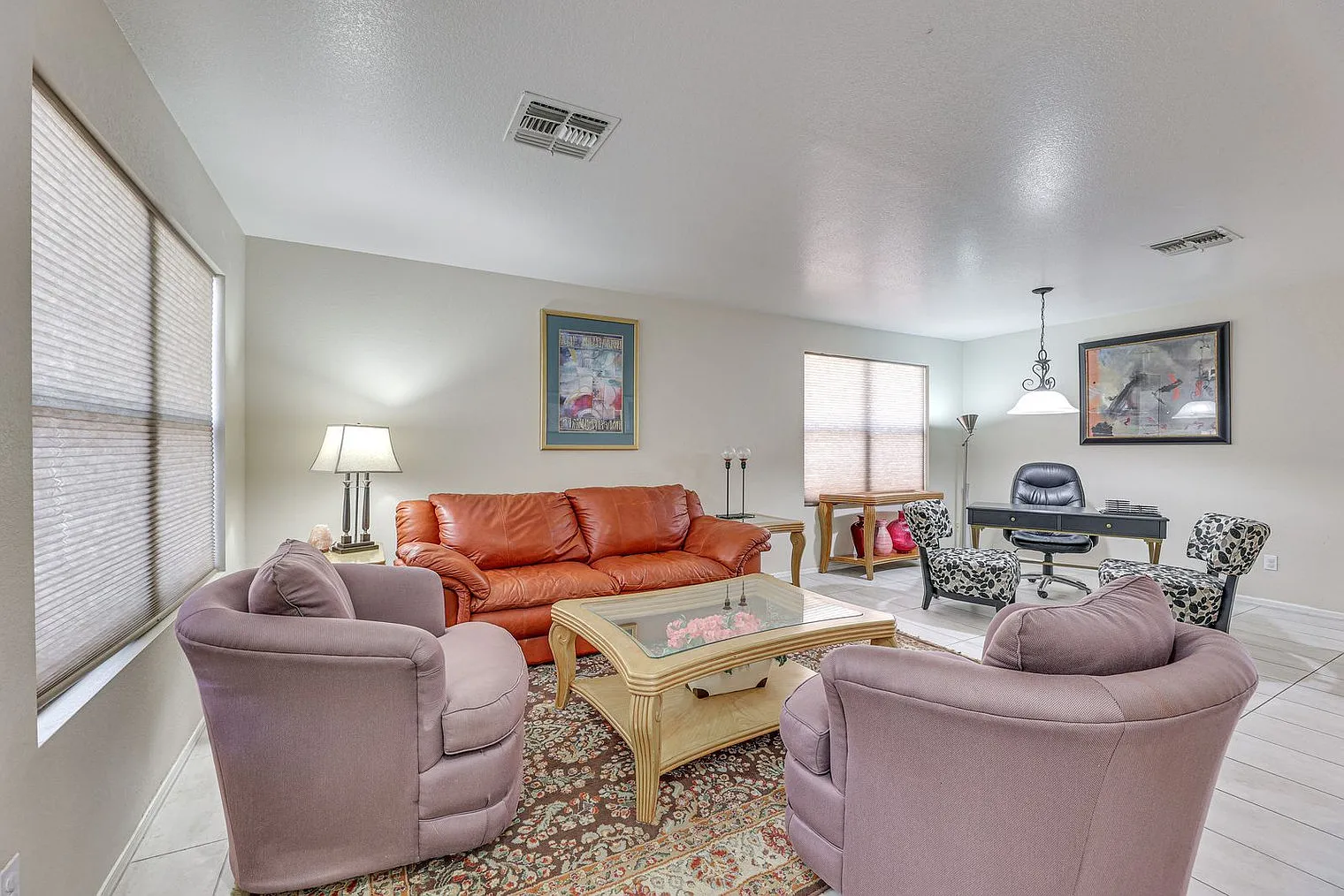 4 bed, 2.0 bath, 1969 sqft, $4,257 — Photo 2