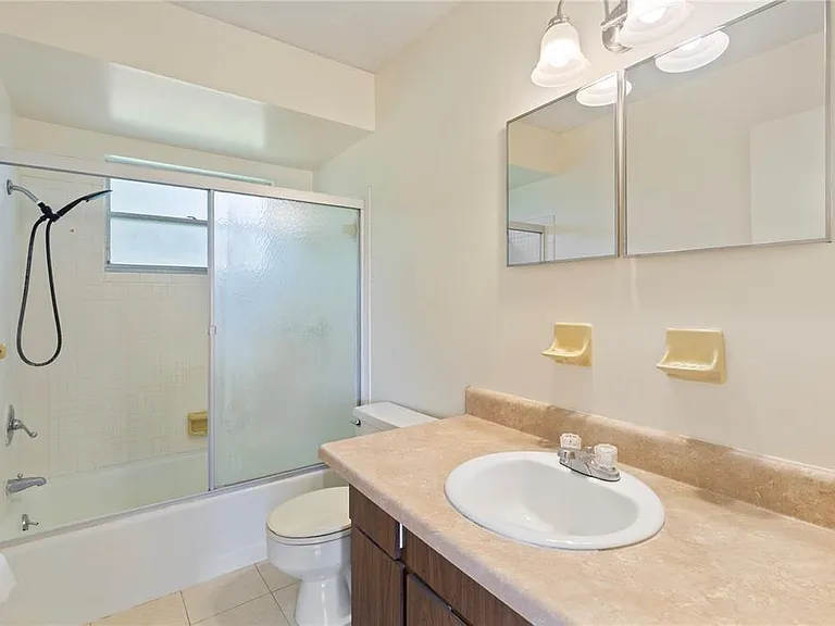 12215 Leanne Dr — Photo 16