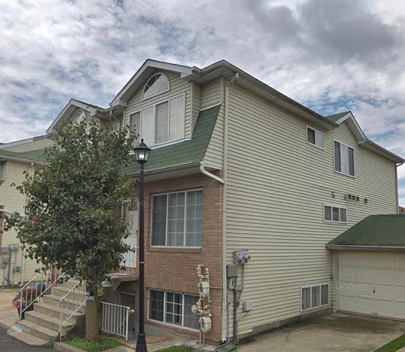 1st image of 131 Woodcutters Ln