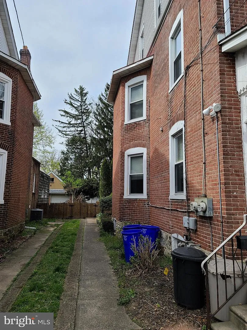 Building Photo - 45 Blake Ave #1