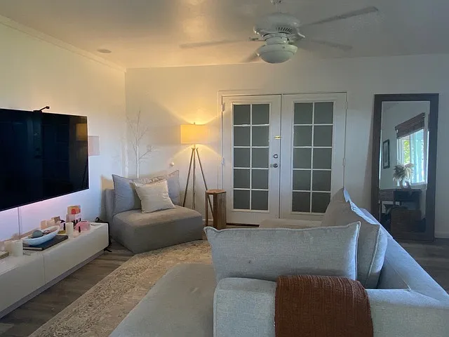 Spacious living area, does not include furniture