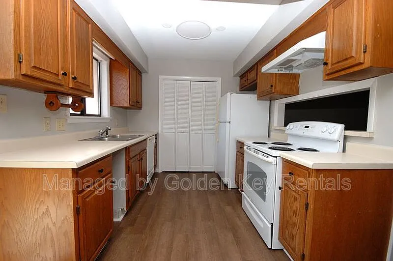 2 bed, 2.5 bath, $1,450 — Photo 4