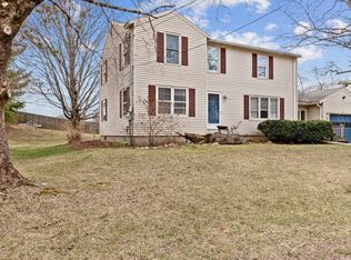 12 Sunset Dr, Somersworth, NH 03878