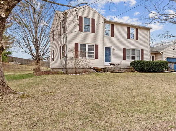 12 Sunset Drive, Somersworth, NH 03878