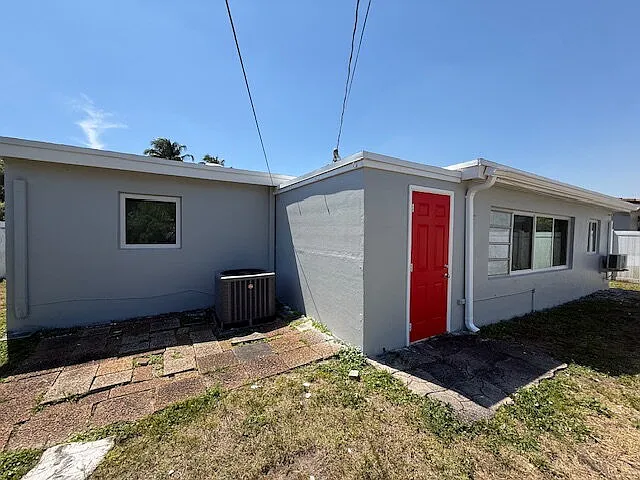 6911 SW 12th St — Photo 17