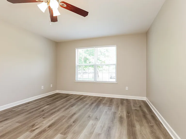 407 Cindi Ct — Photo 12