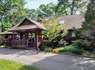 13 Meetinghouse Ln, Milton, MA 02186