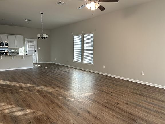 3rd image of 41318 Schafer Dr