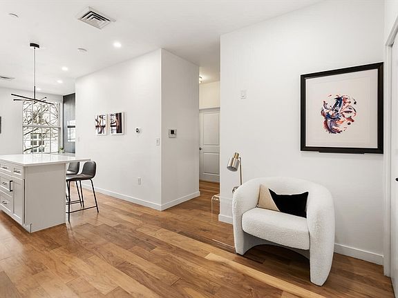 4th image of 45 1st Ave #202