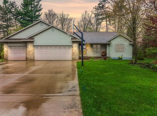 1909 Karen Ln, Stevens Point, WI 54481