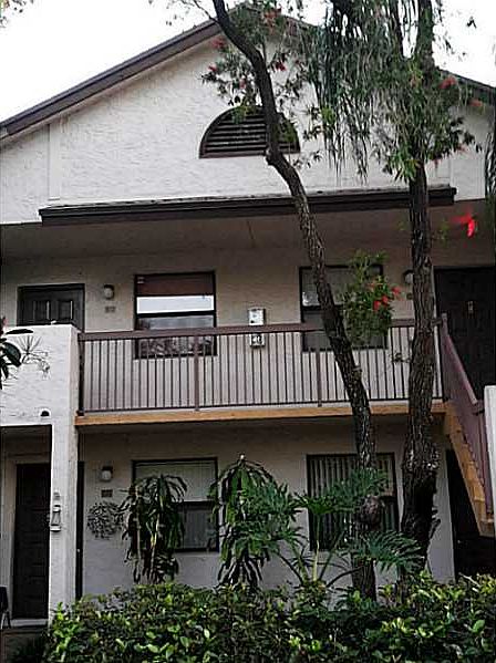 1st image of 9848 Nob Hill Ct #9848