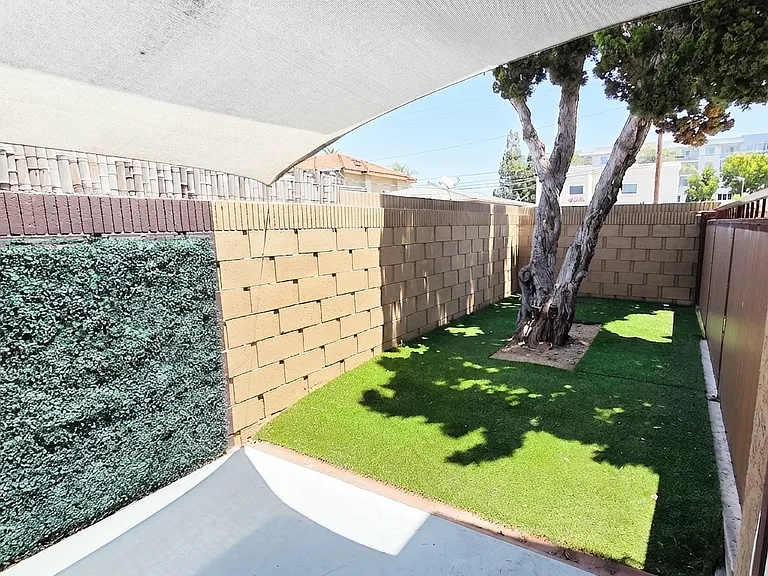 5822 Fullerton Ave #5 — Photo 6