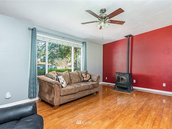 3rd image of 2517 Olympic Dr
