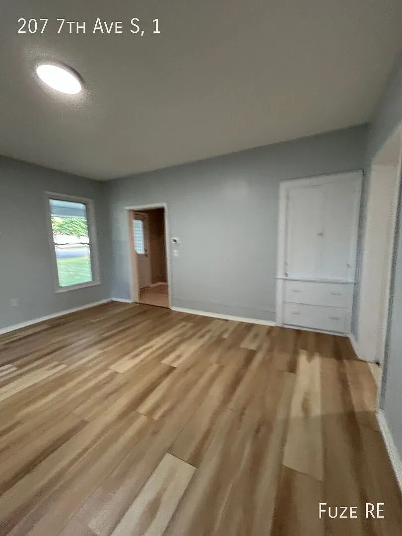 Updated 2-Bed 1-Bath Unit Available Now in Princeton! — Photo 2