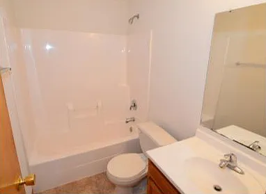 4255 3rd St NE #2 — Photo 6