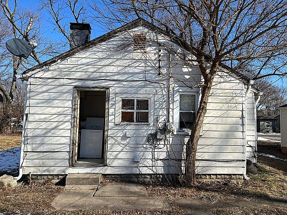 3rd image of 1728 N Livingston Ave