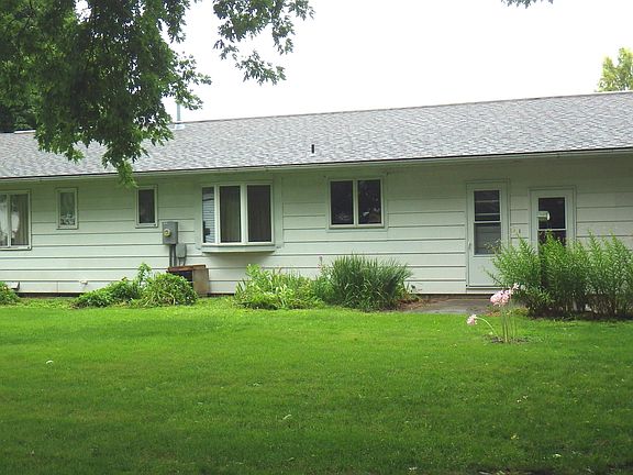 4th image of 551 Lake Dr