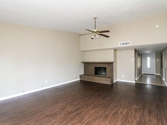 3rd image of 4422 Mayflower Dr