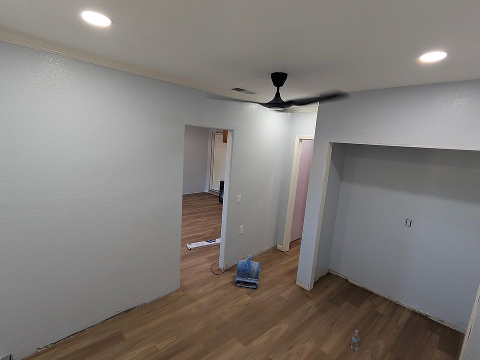 1st image of 8745 Glencoe Dr #1